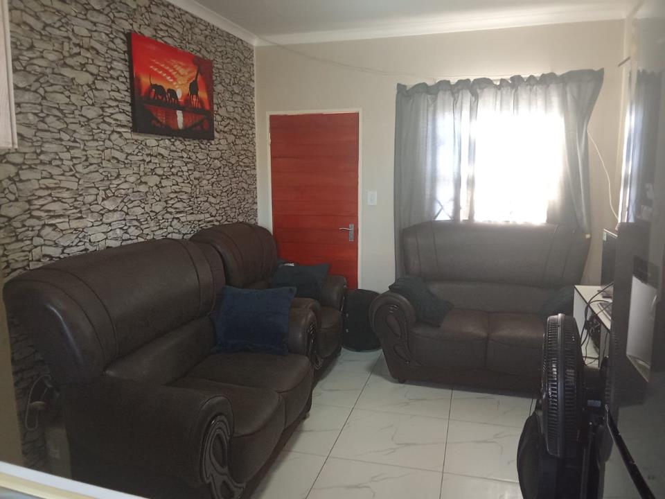 2 Bedroom House in Lehae in Lehae, Johannesburg